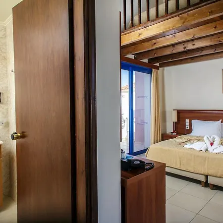 Hotel Adelais Tavronitis