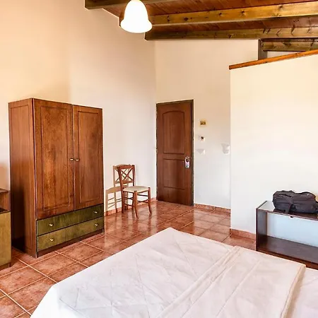 Otel Adelais 2*