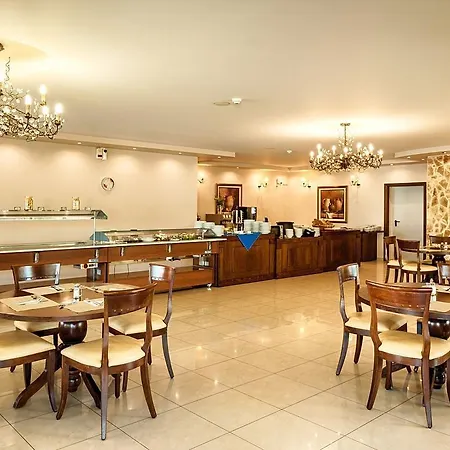 Otel Adelais