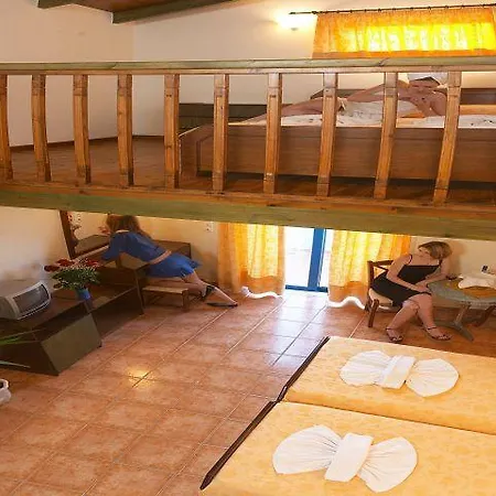 Adelais Otel