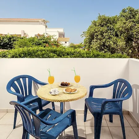 Otel Adelais Tavronitis